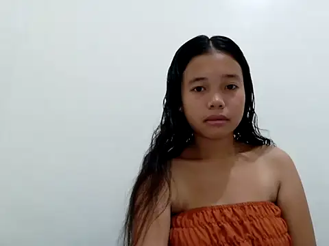 Snapshot of Pinaysweetgirl chatting on April 18, 5:11 am Pinaysweetgirl online show from April 18, 5:11 am