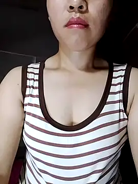 Snapshot of Lucy168 chatting on April 15, 7:26 am Lucy168 online show from April 15, 7:26 am