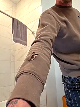 rawanduncut4u online show from April 15, 9:27 am