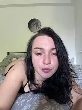 Snapshot of LucyHotty_ chatting on June 23, 10:02 am LucyHotty online show from June 23, 10:02 am