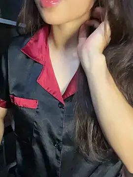 Snapshot of mayha11 chatting on June 11, 12:32 am mayha11 online show from June 11, 12:32 am
