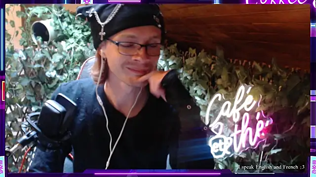 SkinnyAlex1312 online show from April 14, 3:29 pm