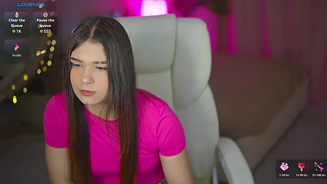 Snapshot of MeJessieDream chatting on April 14, 5:57 am MeJessieDream online show from April 14, 5:57 am