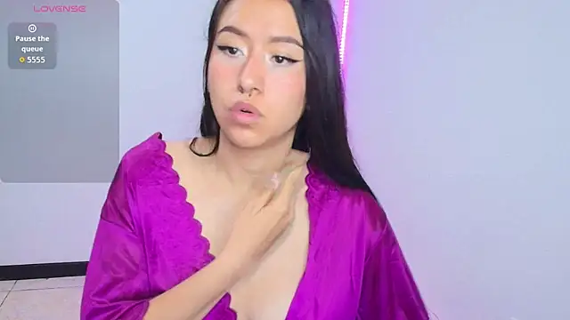 chloe-disire online show from May 13, 10:34 am