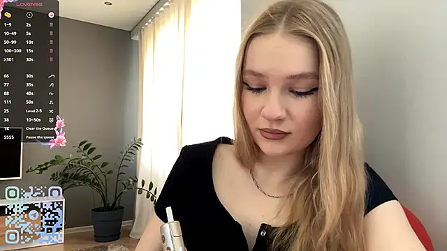 Snapshot of PlasaRima chatting on June 1, 11:39 pm PlasaRima online show from June 1, 11:39 pm