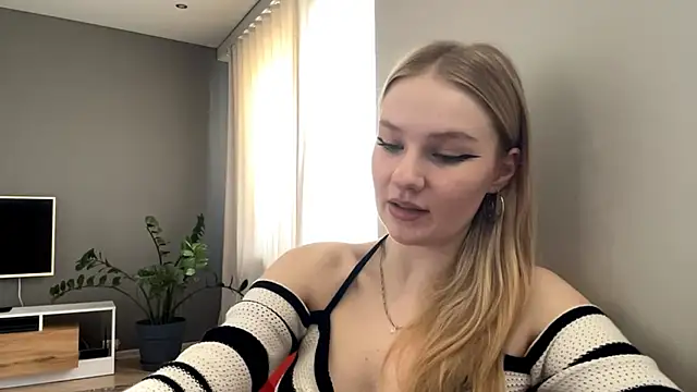 Snapshot of PlasaRima chatting on June 11, 12:08 am PlasaRima online show from June 11, 12:08 am