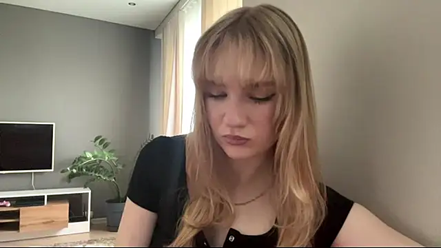 Snapshot of PlasaRima chatting on June 18, 11:42 pm PlasaRima online show from June 18, 11:42 pm