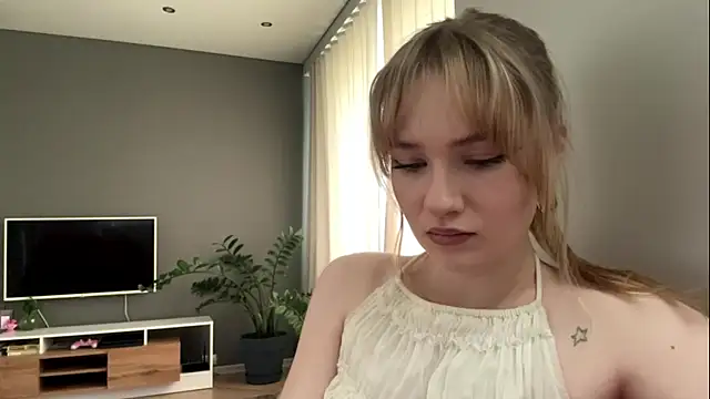 Snapshot of PlasaRima chatting on June 26, 2:05 am PlasaRima online show from June 26, 2:05 am
