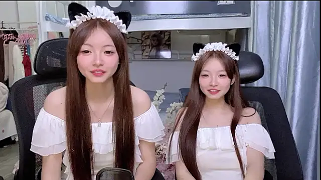 Snapshot of xiaoqiao-daqiao chatting on May 16, 7:45 pm xiaoqiao-daqiao online show from May 16, 7:45 pm