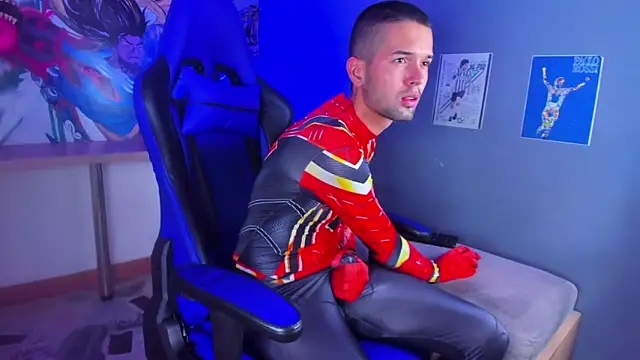 Snapshot of Ian_Valenti chatting on April 13, 8:03 pm Ian Valenti online show from April 13, 8:03 pm