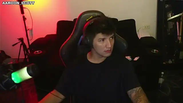 AAROON SCOTT online show from April 10, 10:03 pm