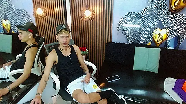 Snapshot of Skinny_cute_Alyer chatting on June 5, 2:18 am Skinny cute Alyer online show from June 5, 2:18 am