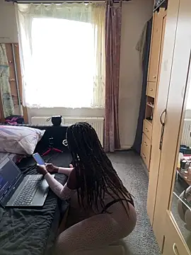 Snapshot of Alejalozano chatting on April 12, 11:48 am Alejalozano online show from April 12, 11:48 am