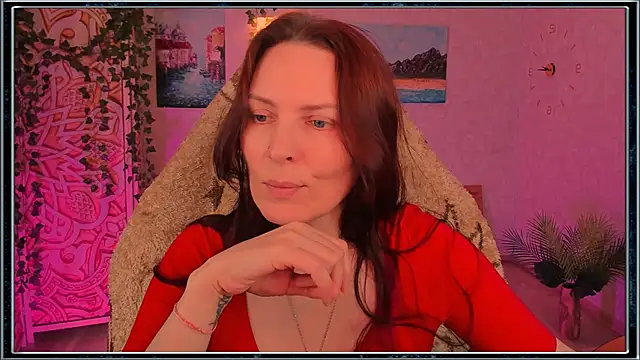 Snapshot of LanaRadiance chatting on June 19, 11:14 am LanaRadiance online show from June 19, 11:14 am