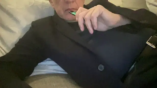 Snapshot of carucecc chatting on April 11, 6:34 pm carucecc online show from April 11, 6:34 pm