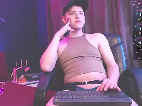 Snapshot of kyle_jordanx chatting on April 22, 2:14 am kyle jordanx online show from April 22, 2:14 am