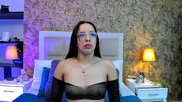 ValkyriaSteel online show from June 13, 12:03 pm