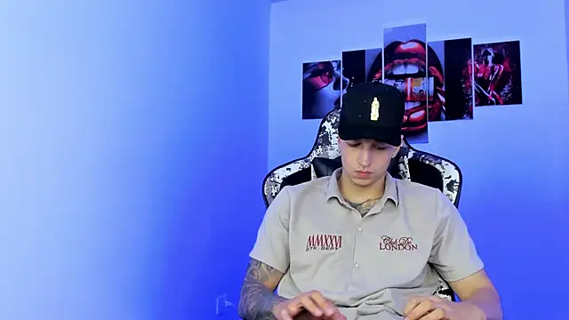Snapshot of eithan_boy_ chatting on July 9, 3:21 am eithan boy online show from July 9, 3:21 am
