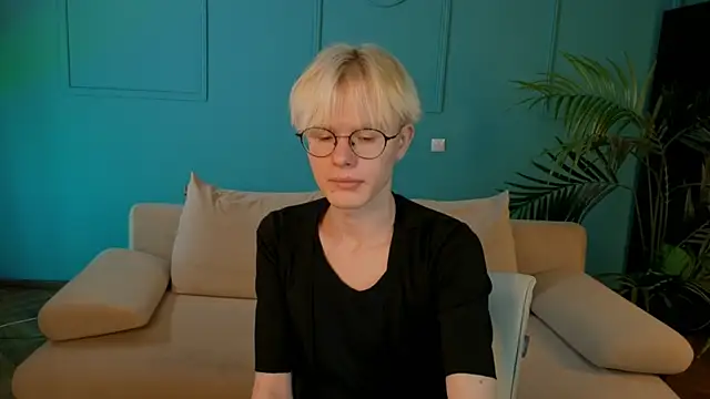 Liam Blair online show from July 18, 3:44 am