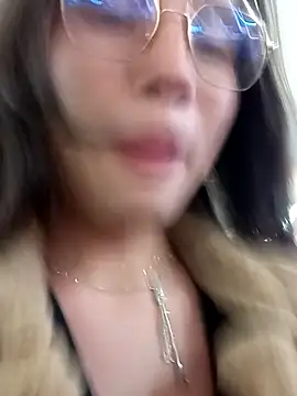 Lilith0423 online show from April 26, 1:36 am