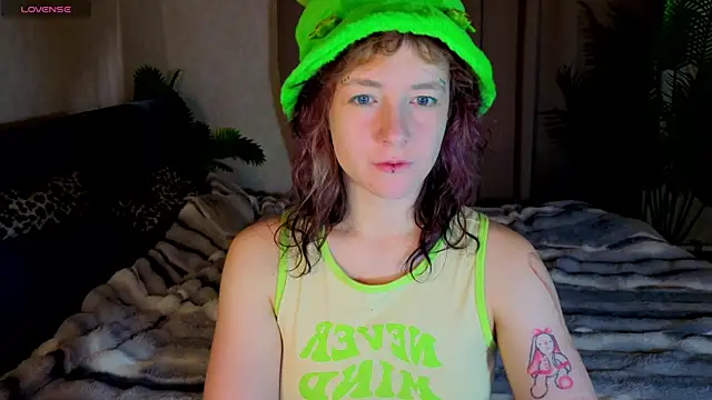 Ricki Bloom online show from July 15, 1:11 am