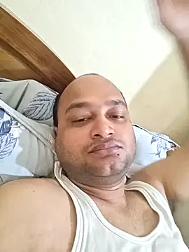 Snapshot of thenudemale chatting on June 7, 5:00 am thenudemale online show from June 7, 5:00 am