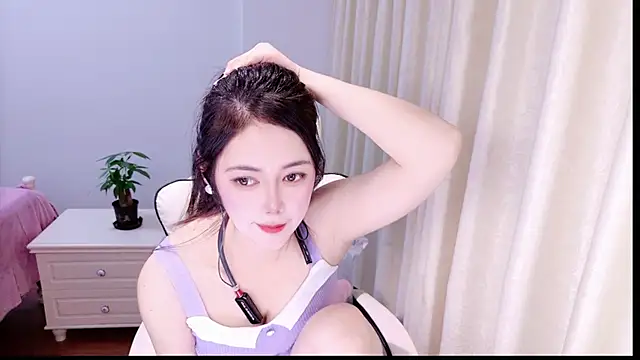 Snapshot of Sunny-cc chatting on April 23, 1:57 pm Sunny-cc online show from April 23, 1:57 pm