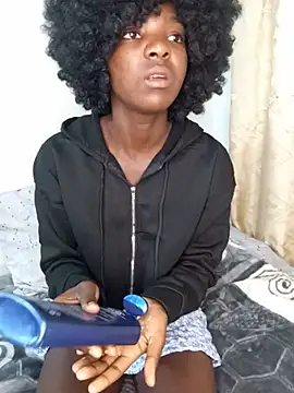 Snapshot of PetiteEbonyBabe_ chatting on June 29, 4:30 am PetiteEbonyBabe online show from June 29, 4:30 am