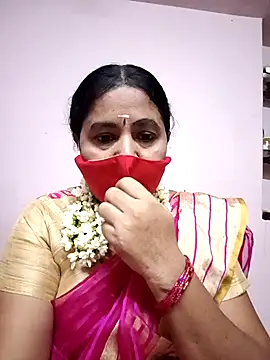 Snapshot of Tamilaunty35 chatting on May 12, 3:09 pm Tamilaunty35 online show from May 12, 3:09 pm