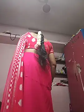 Snapshot of Tamilaunty35 chatting on May 16, 3:11 pm Tamilaunty35 online show from May 16, 3:11 pm