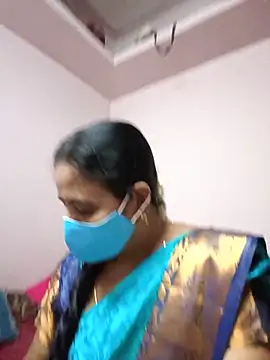 Snapshot of Tamilaunty35 chatting on May 20, 4:24 pm Tamilaunty35 online show from May 20, 4:24 pm