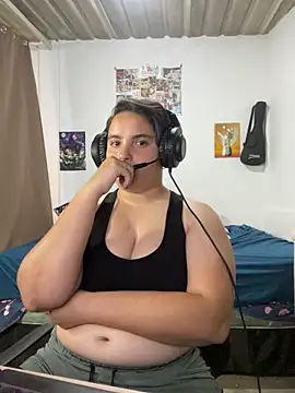 Snapshot of Gloria_88 chatting on April 11, 2:05 am Gloria 88 online show from April 11, 2:05 am