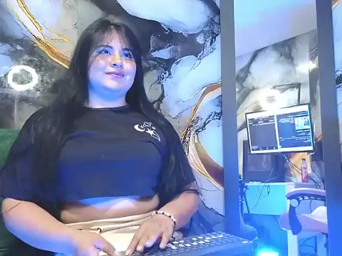 Snapshot of _angelcute16 chatting on April 15, 11:50 am angelcute16 online show from April 15, 11:50 am