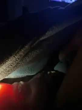 Snapshot of slimeoody93 chatting on April 11, 9:46 am slimeoody93 online show from April 11, 9:46 am