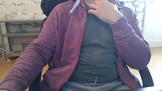 brunosso85ita online show from April 16, 12:39 pm