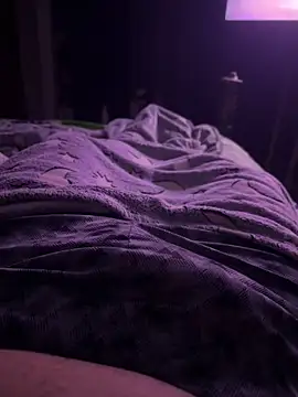 johnmadridhot online show from April 11, 5:01 am