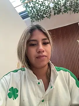 Kimmiebellarie online show from June 2, 12:18 pm