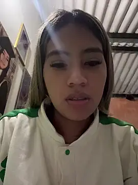 Snapshot of Kimmiebellarie chatting on June 7, 11:52 pm Kimmiebellarie online show from June 7, 11:52 pm