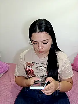 Snapshot of Sussy_Star chatting on April 14, 2:17 am Sussy Star online show from April 14, 2:17 am