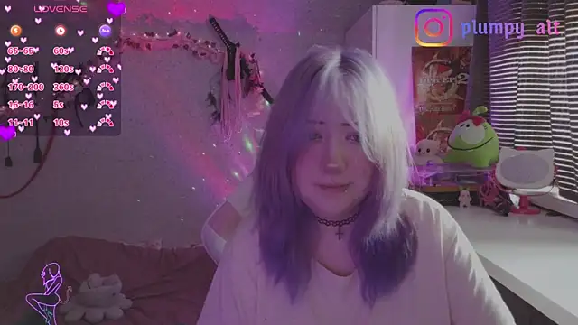 Snapshot of plumpy_girl chatting on May 2, 12:32 pm plumpy girl online show from May 2, 12:32 pm