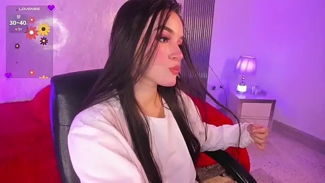 Snapshot of IsabellaDubois_ chatting on April 16, 12:50 pm IsabellaDubois online show from April 16, 12:50 pm