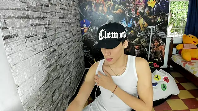 Snapshot of sebas_jusa chatting on July 21, 12:51 pm sebas jusa online show from July 21, 12:51 pm
