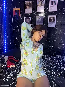 Ashnikko    online show from June 29, 11:38 pm
