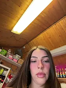 Snapshot of juicybootyquinn chatting on April 28, 8:03 pm juicybootyquinn online show from April 28, 8:03 pm