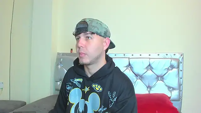 Snapshot of matthew_gill chatting on April 12, 2:44 pm matthew gill online show from April 12, 2:44 pm