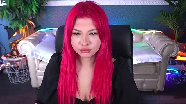 Snapshot of PinkyTrix chatting on April 13, 12:54 pm PinkyTrix online show from April 13, 12:54 pm