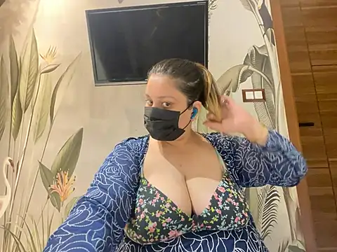 kavyasingh36 online show from May 16, 12:40 am