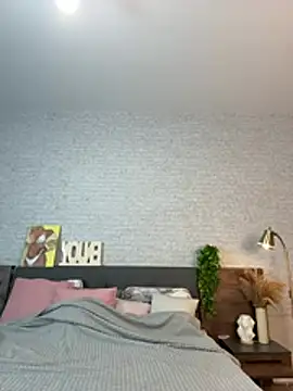 Snapshot of KimEvanss chatting on June 6, 5:34 am KimEvanss online show from June 6, 5:34 am