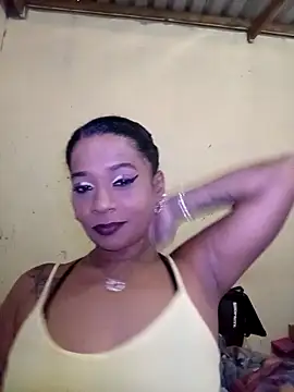 Snapshot of MissyLoveCreator chatting on April 25, 10:18 am MissyLoveCreator online show from April 25, 10:18 am