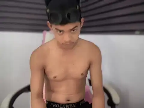 yourhotasian jhonpol16 online show from June 3, 12:24 am